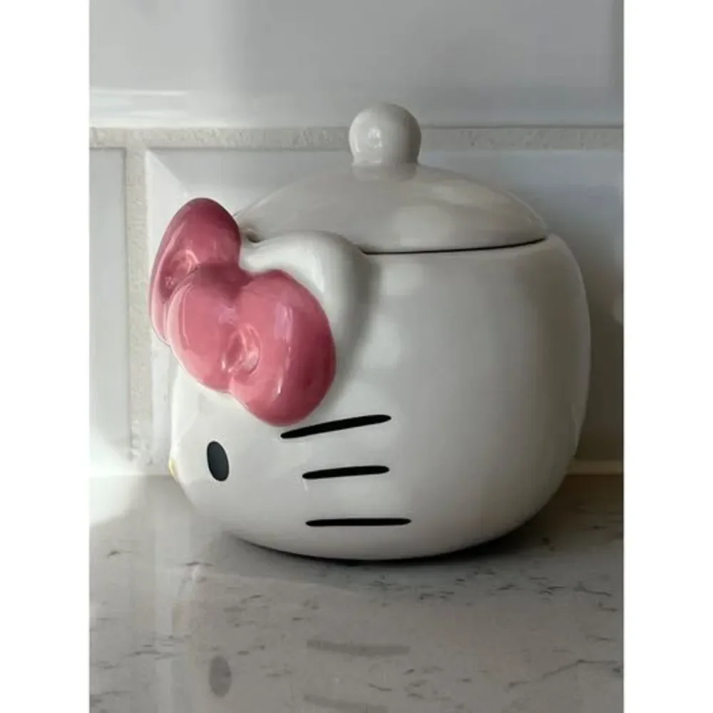 Hello Kitty Ceramic Sugar Bowl With Lid & Pink Bow Design 22 Oz Capacity Hand Wa